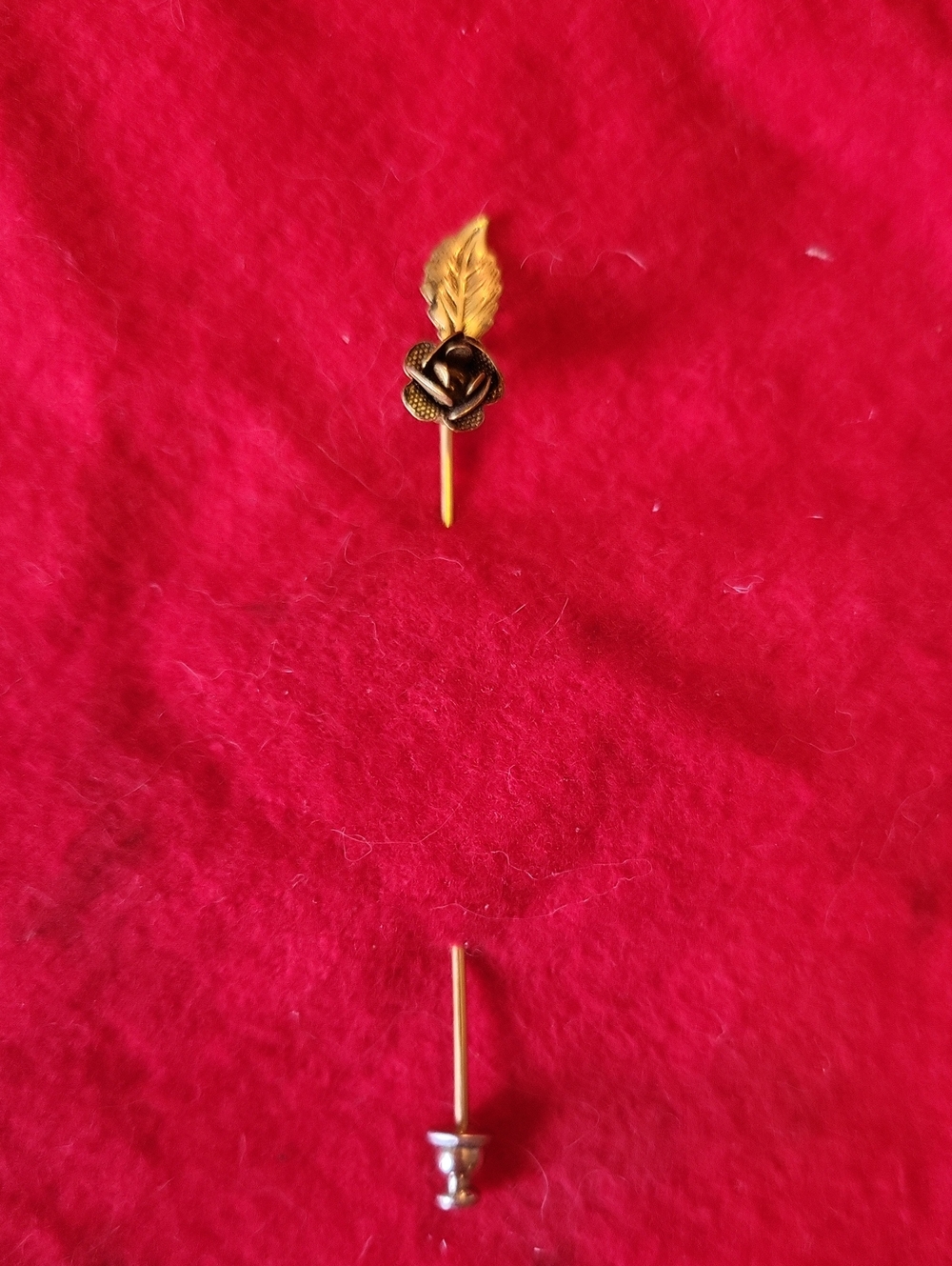 Coro Gold Rose and Leaf Stick Pin